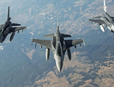 Χάμα: Ρωσικά μαχητικά βομβάρδισαν αποθήκες οπλισμού και κέντρα διοίκησης του ISIS